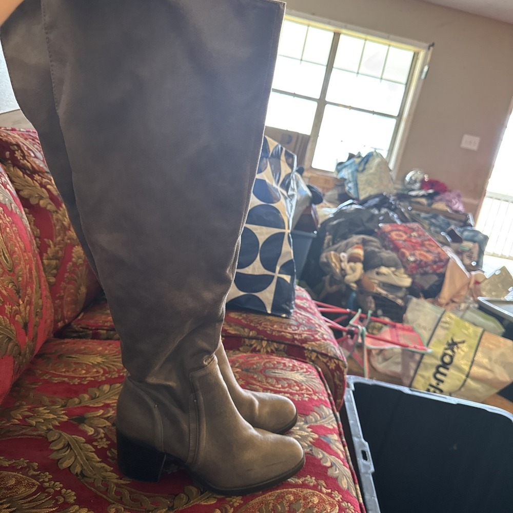 womens slouchy Faux Suede Knee High Boots Chunky Heel Side Zipper Size 9.5  Tan